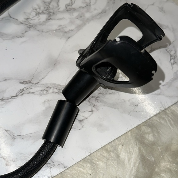 Lamicall flexible gooseneck leather phone holder for bed or desk - Picture 9 of 9